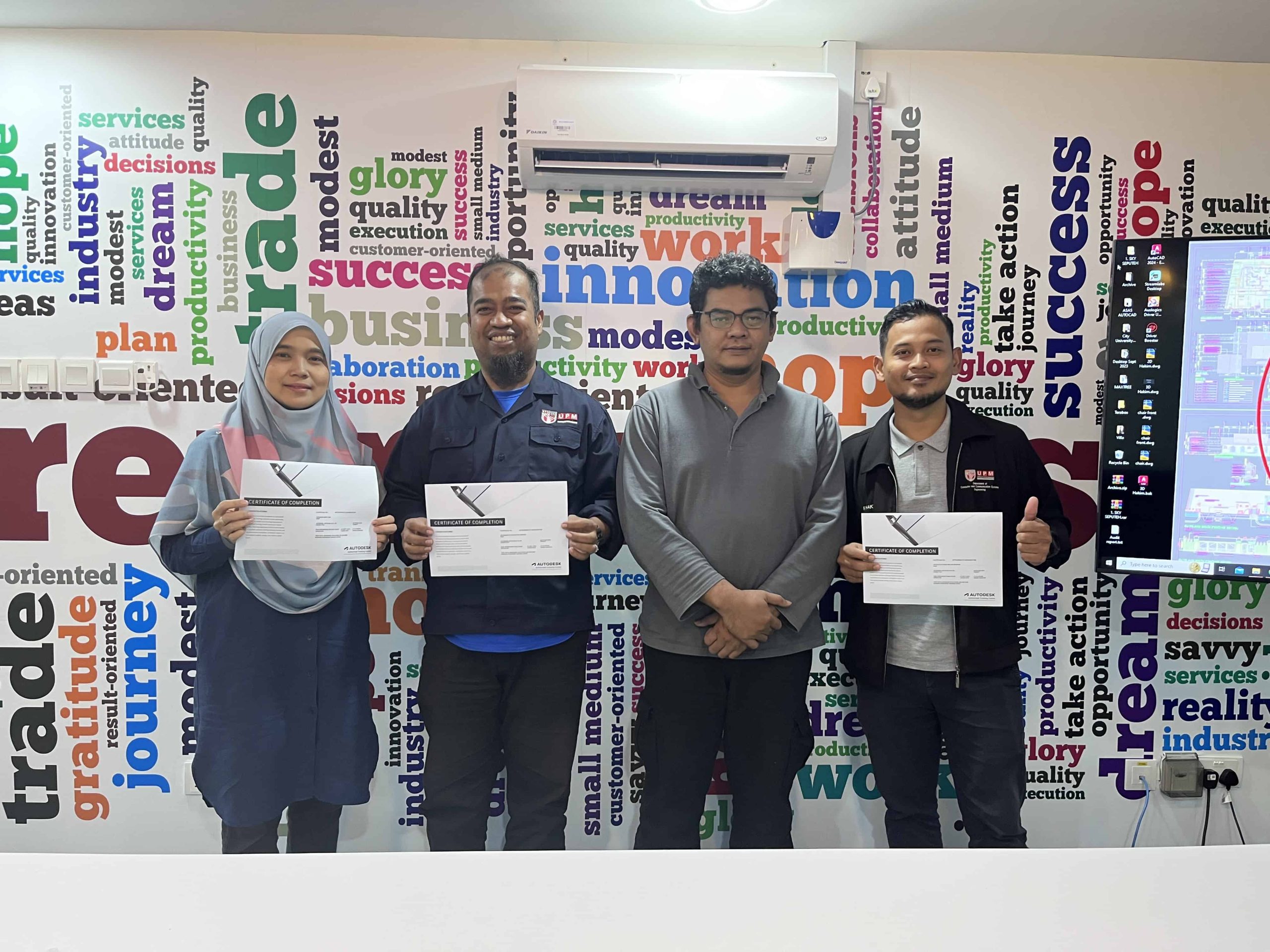 12. AutoCAD UPM